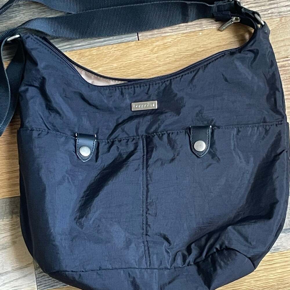 Baggallini Black Nylon Hobo Shoulder Bag Adjustable Strap Lightweight Purse